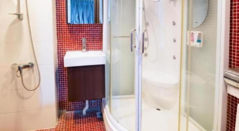 Metroplace Olympic Hotel 3*
